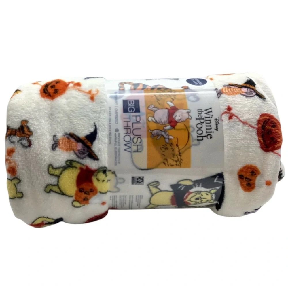 Disney's Halloween Oversized Supersoft Printed Plush “Winnie the Pooh” Blanket